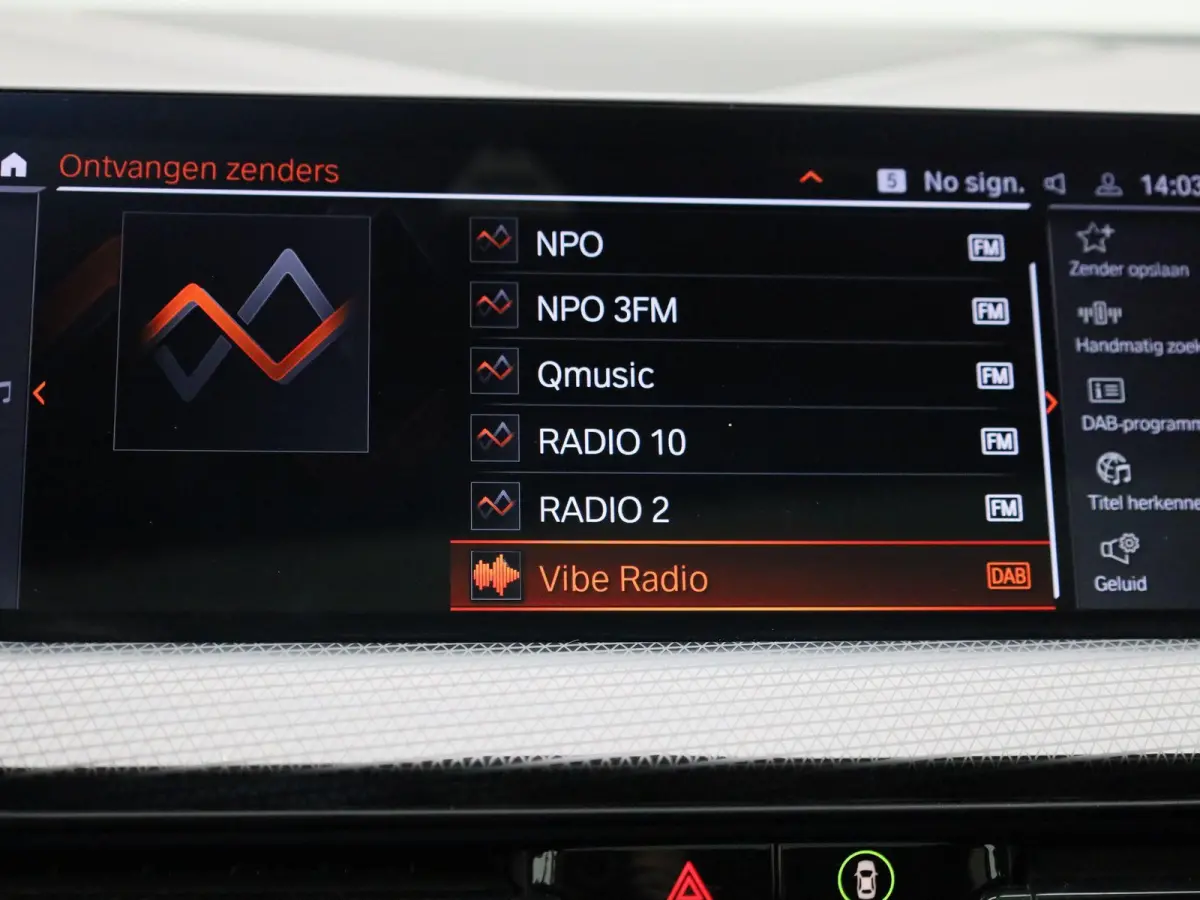 Hatch 118i Automaat | Panoramadak | Leder | Camera | Harman Kardon | Navigatie