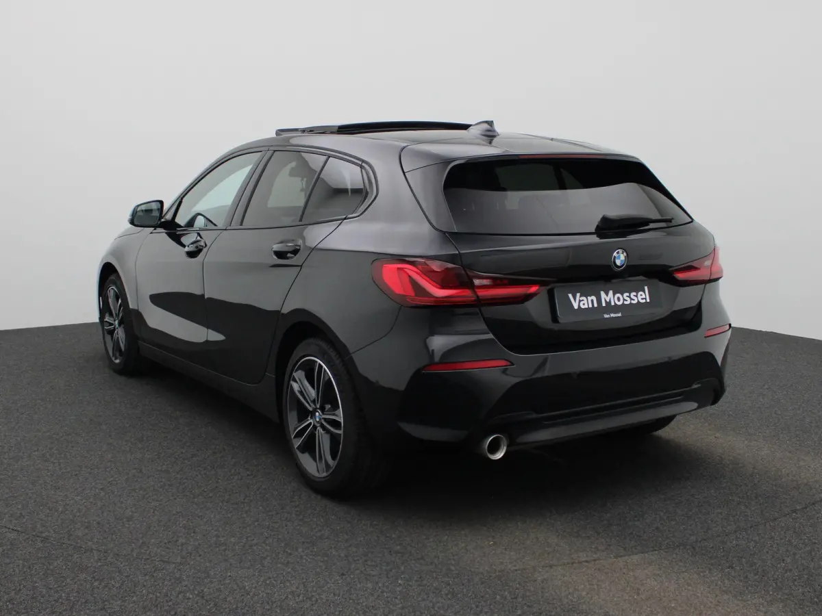 Hatch 118i Automaat | Panoramadak | Leder | Camera | Harman Kardon | Navigatie