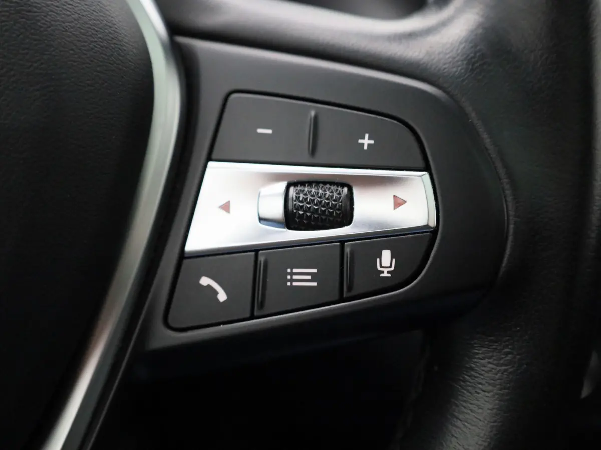 Hatch 118i Automaat | Panoramadak | Leder | Camera | Harman Kardon | Navigatie