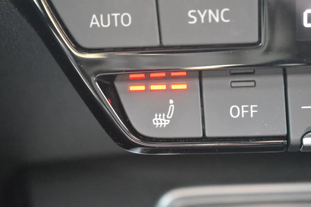30 TFSI Advanced edition | Cruise Control | Verwarmbare voorstoelen | Afneembare trekhaak