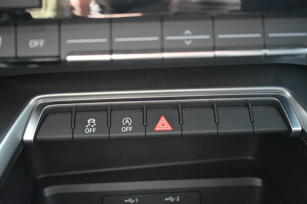 30 TFSI Advanced edition | Cruise Control | Verwarmbare voorstoelen | Afneembare trekhaak