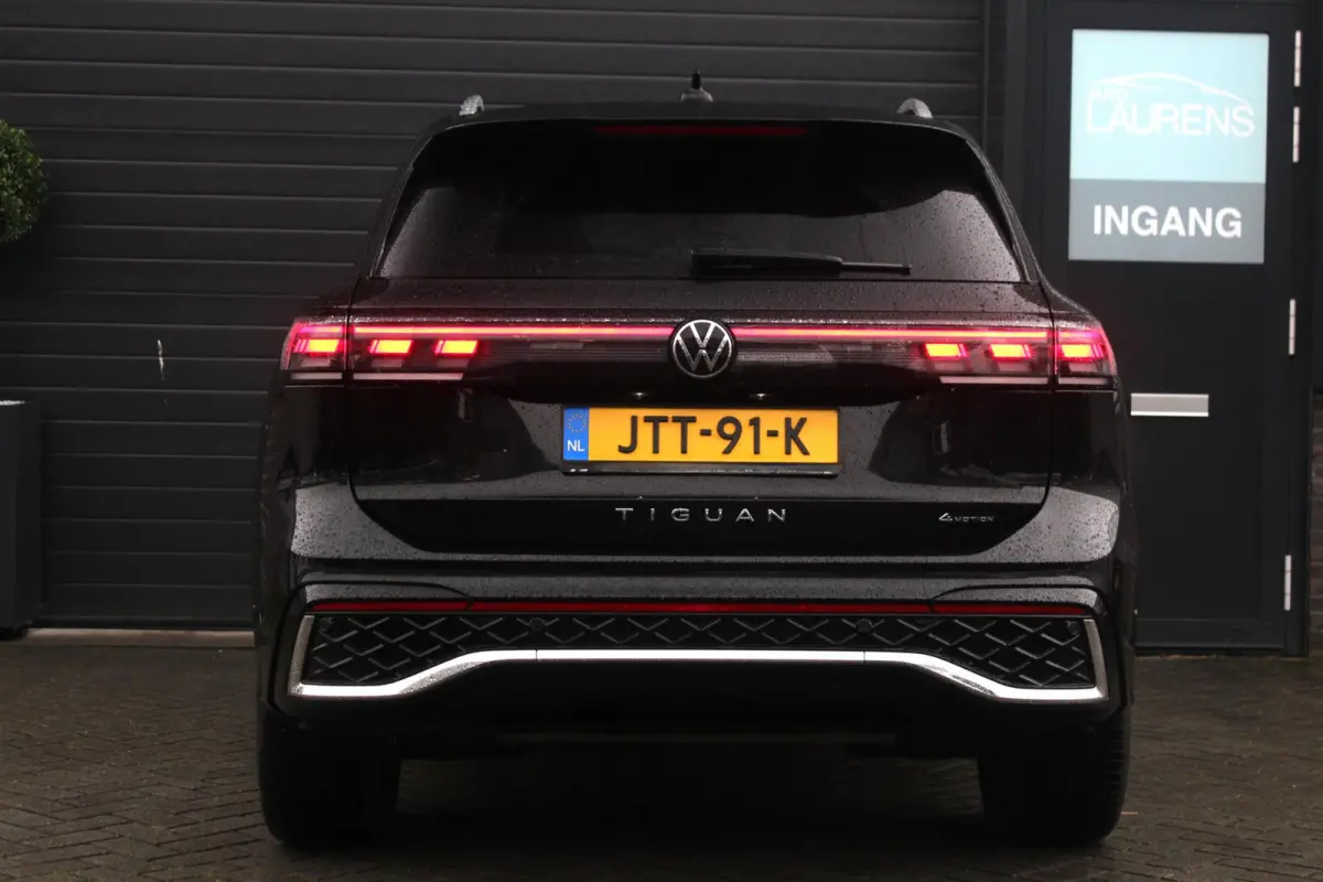 2.0 TSI 4Motion R-line Elegance | Panoramadak | Trekhaak | HUD | ACC | DCC | 360 Camera | Full Options