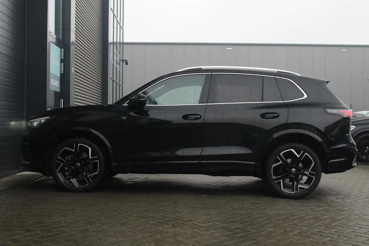 2.0 TSI 4Motion R-line Elegance | Panoramadak | Trekhaak | HUD | ACC | DCC | 360 Camera | Full Options
