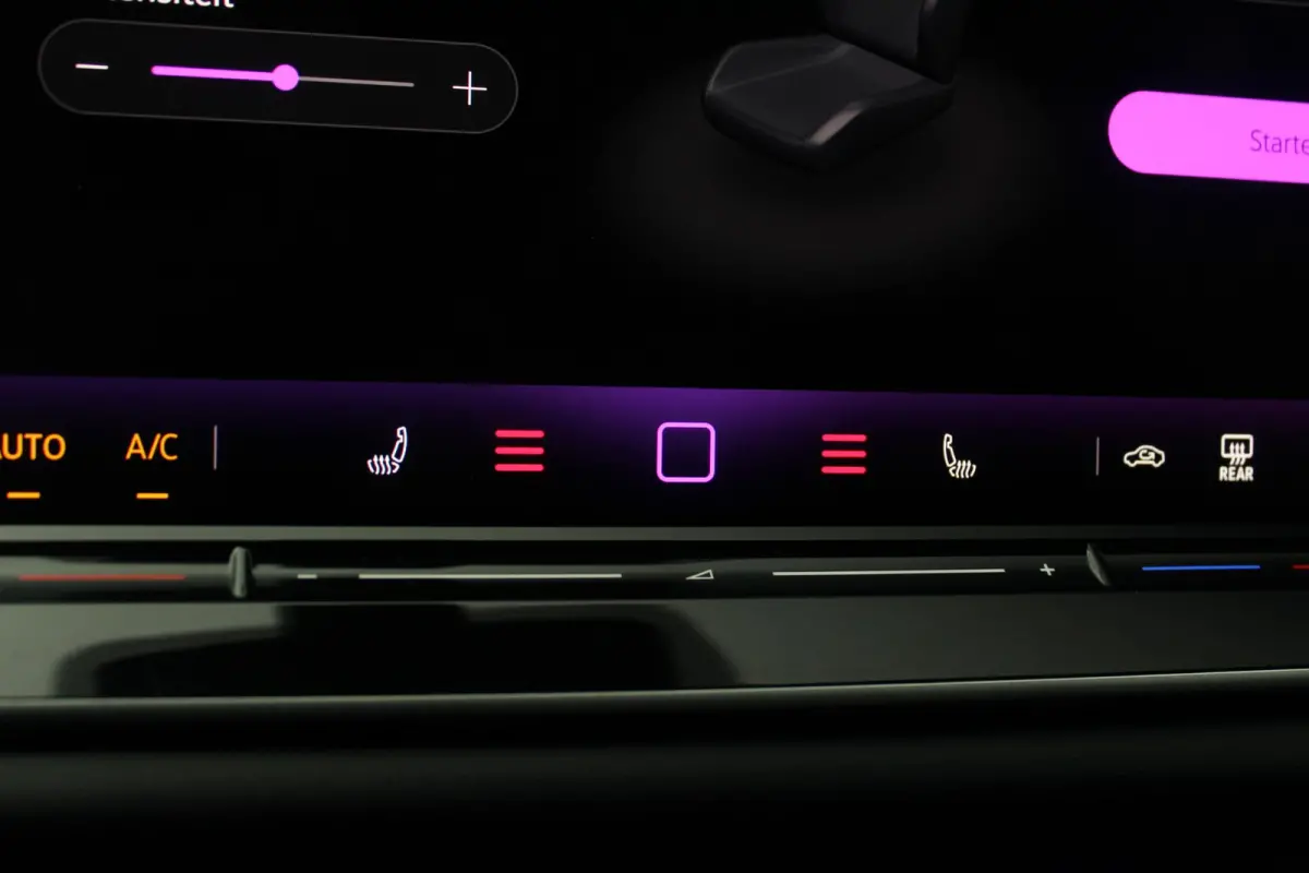 2.0 TSI 4Motion R-line Elegance | Panoramadak | Trekhaak | HUD | ACC | DCC | 360 Camera | Full Options