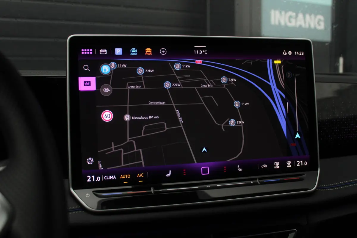 2.0 TSI 4Motion R-line Elegance | Panoramadak | Trekhaak | HUD | ACC | DCC | 360 Camera | Full Options