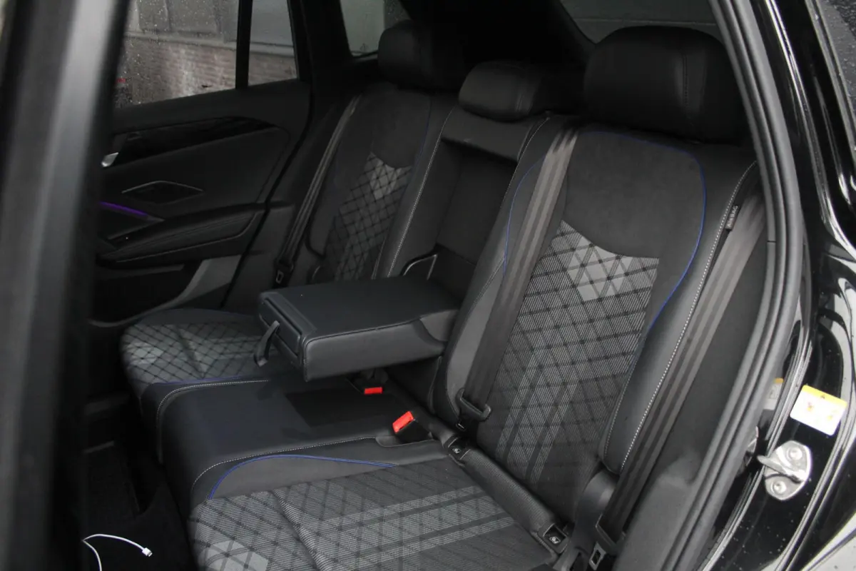 2.0 TSI 4Motion R-line Elegance | Panoramadak | Trekhaak | HUD | ACC | DCC | 360 Camera | Full Options