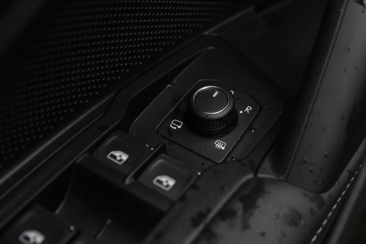 2.0 TSI 4Motion R-line Elegance | Panoramadak | Trekhaak | HUD | ACC | DCC | 360 Camera | Full Options
