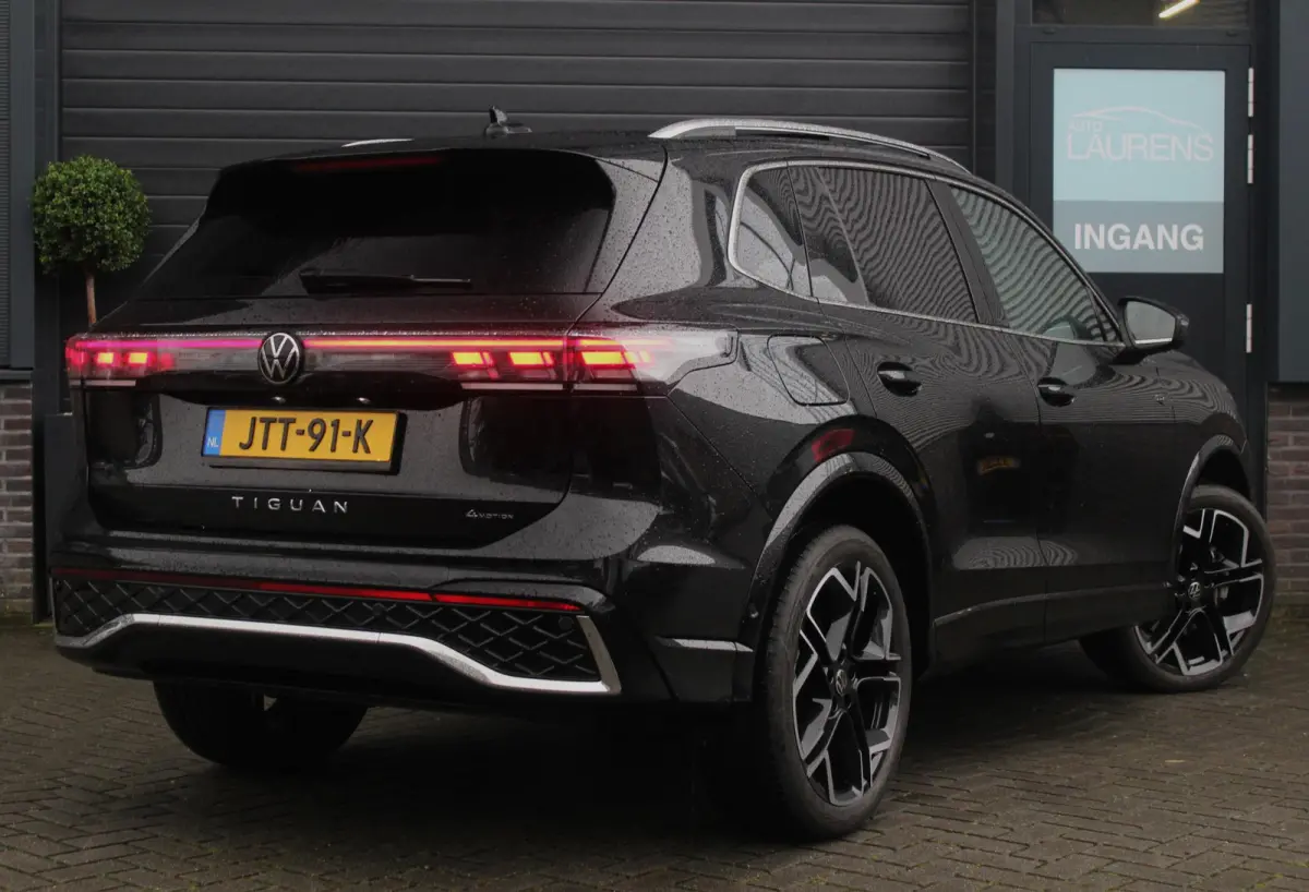 2.0 TSI 4Motion R-line Elegance | Panoramadak | Trekhaak | HUD | ACC | DCC | 360 Camera | Full Options