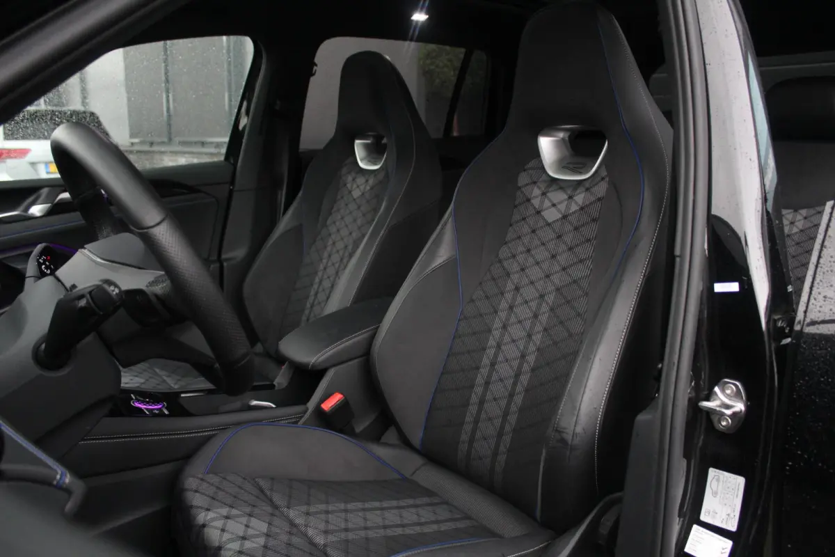 2.0 TSI 4Motion R-line Elegance | Panoramadak | Trekhaak | HUD | ACC | DCC | 360 Camera | Full Options