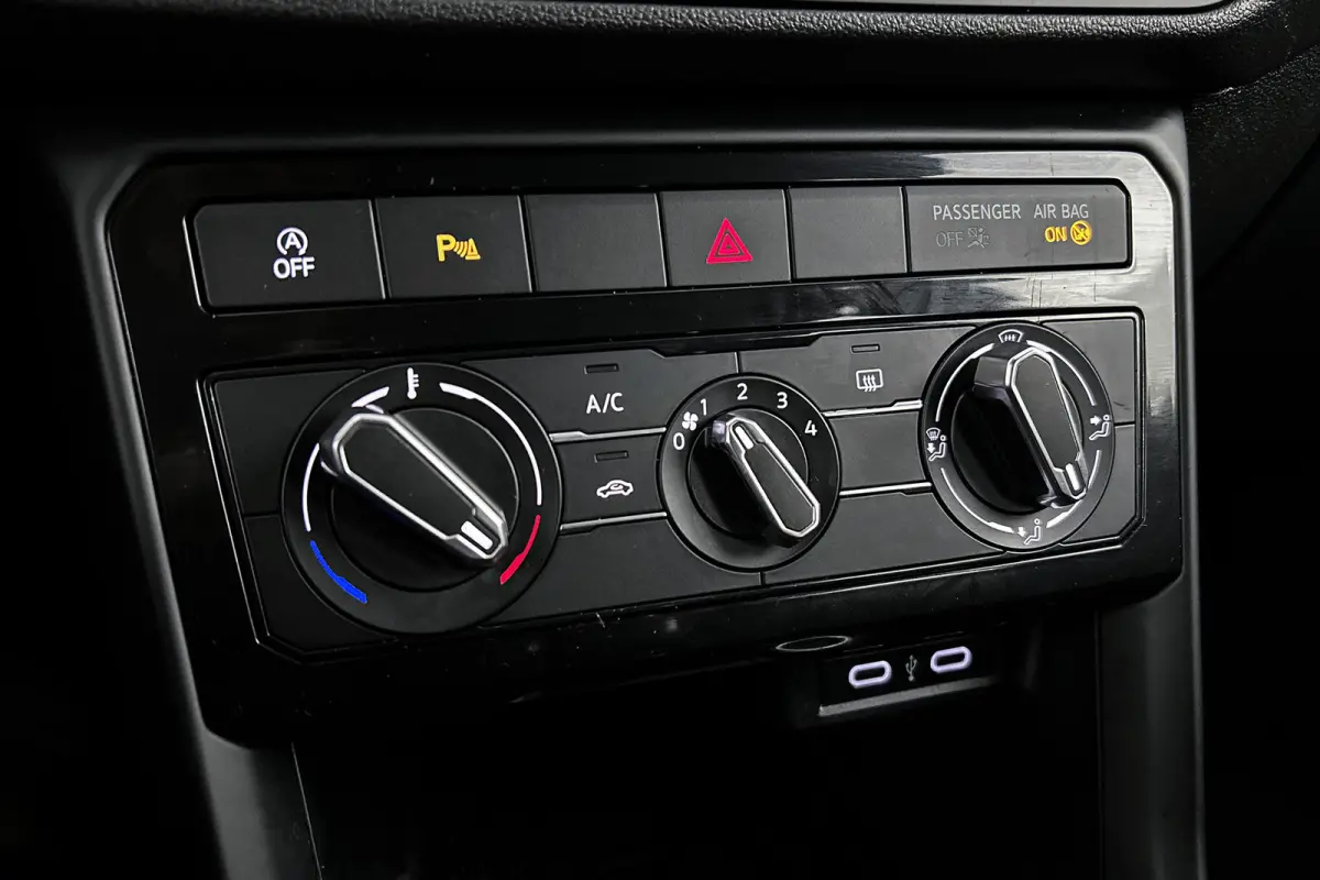1.0 TSI Life | Apple Carplay | Navigatie | Lichtmetalen velgen