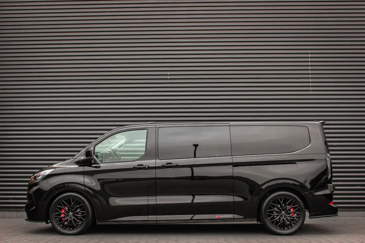 2.0 TDCI L2H1 170PK Limited DC / DUBBEL CABINE / JB-EDITION / DRIVER ASSISTANCE PACK / 5- ZITS /MY2024/ CAMERA
