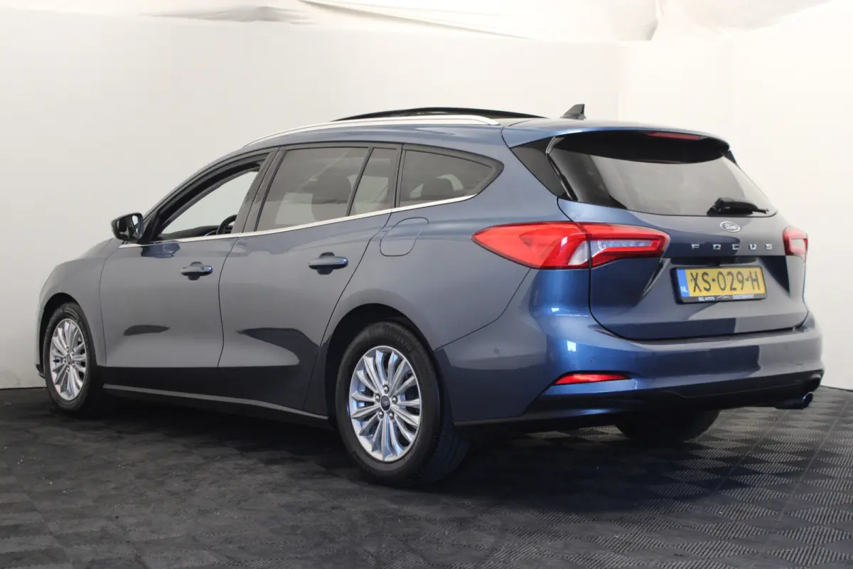 1.0 EcoBoost Titanium Business |Pano|Camera|