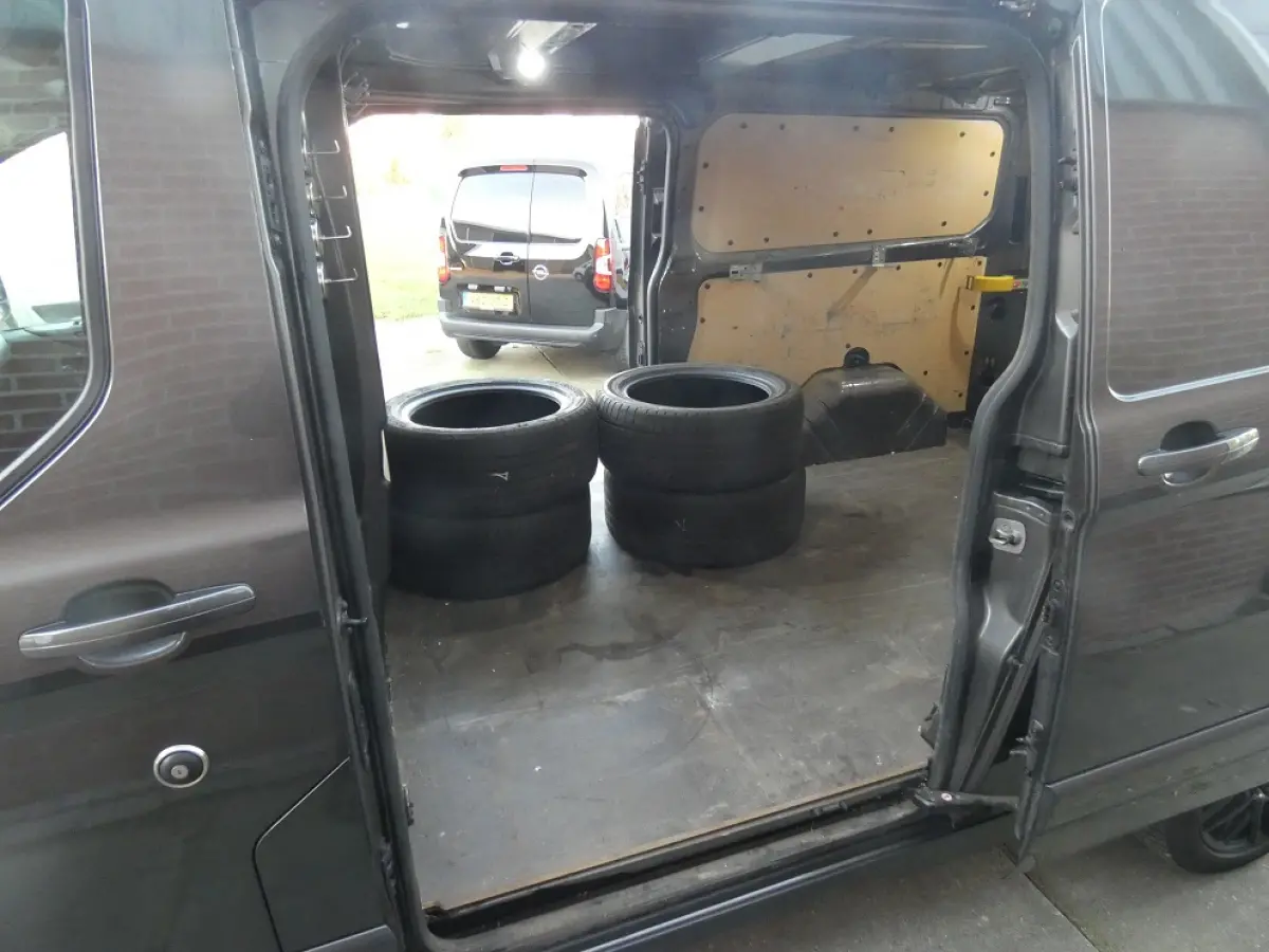 320 2.0 TDCI L2H1*Sport*dub.schuifdeuren