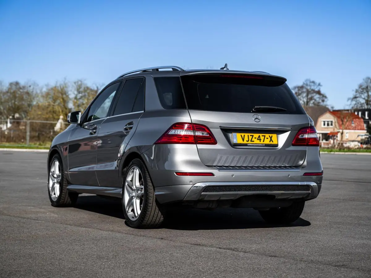 ML 350 BlueTec AMG Grijs Kenteken Panorama Trekhaak 3500KG Distronic Xenon Luchtvering