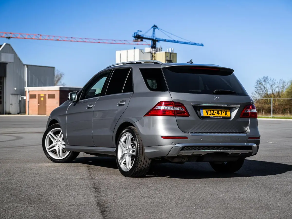 ML 350 BlueTec AMG Grijs Kenteken Panorama Trekhaak 3500KG Distronic Xenon Luchtvering