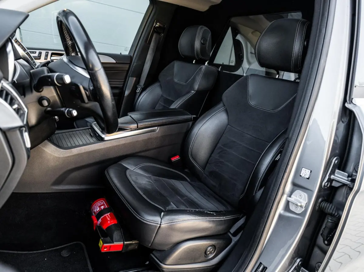 ML 350 BlueTec AMG Grijs Kenteken Panorama Trekhaak 3500KG Distronic Xenon Luchtvering