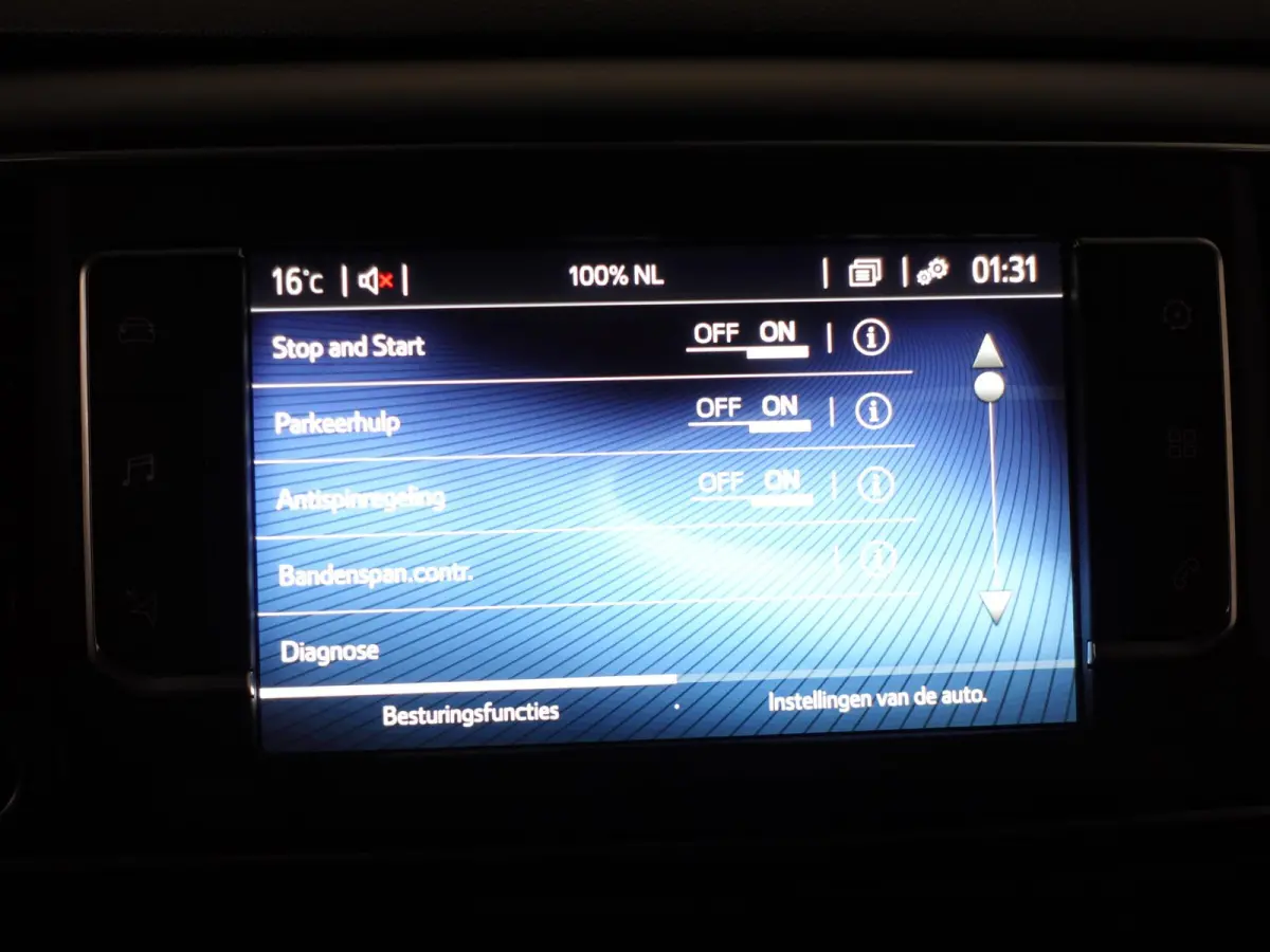 1.5 D-4D Navigator Long L3H1 9persoons PERSONENBUS Navigatie Parkeersensoren Carplay Cruise Control DAB
