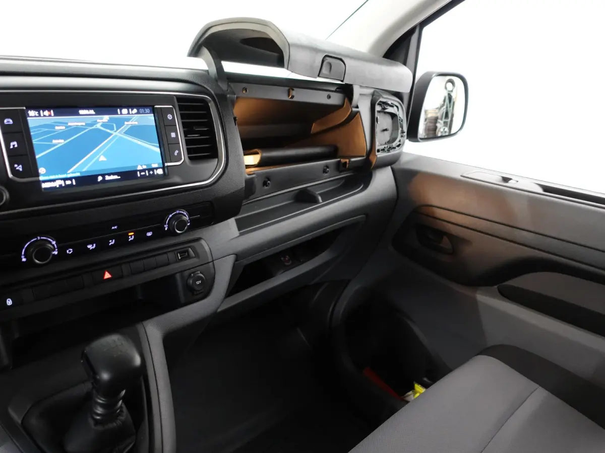 1.5 D-4D Navigator Long L3H1 9persoons PERSONENBUS Navigatie Parkeersensoren Carplay Cruise Control DAB