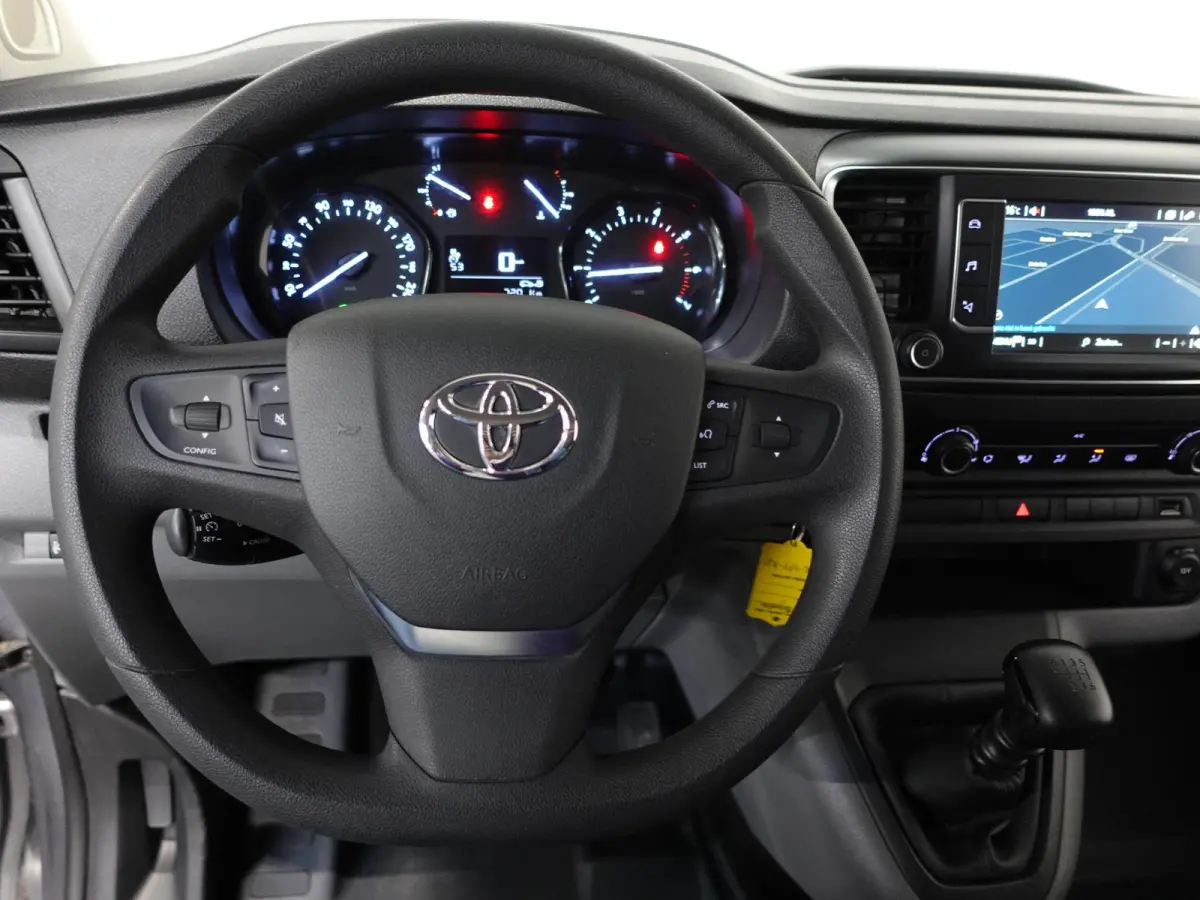 1.5 D-4D Navigator Long L3H1 9persoons PERSONENBUS Navigatie Parkeersensoren Carplay Cruise Control DAB