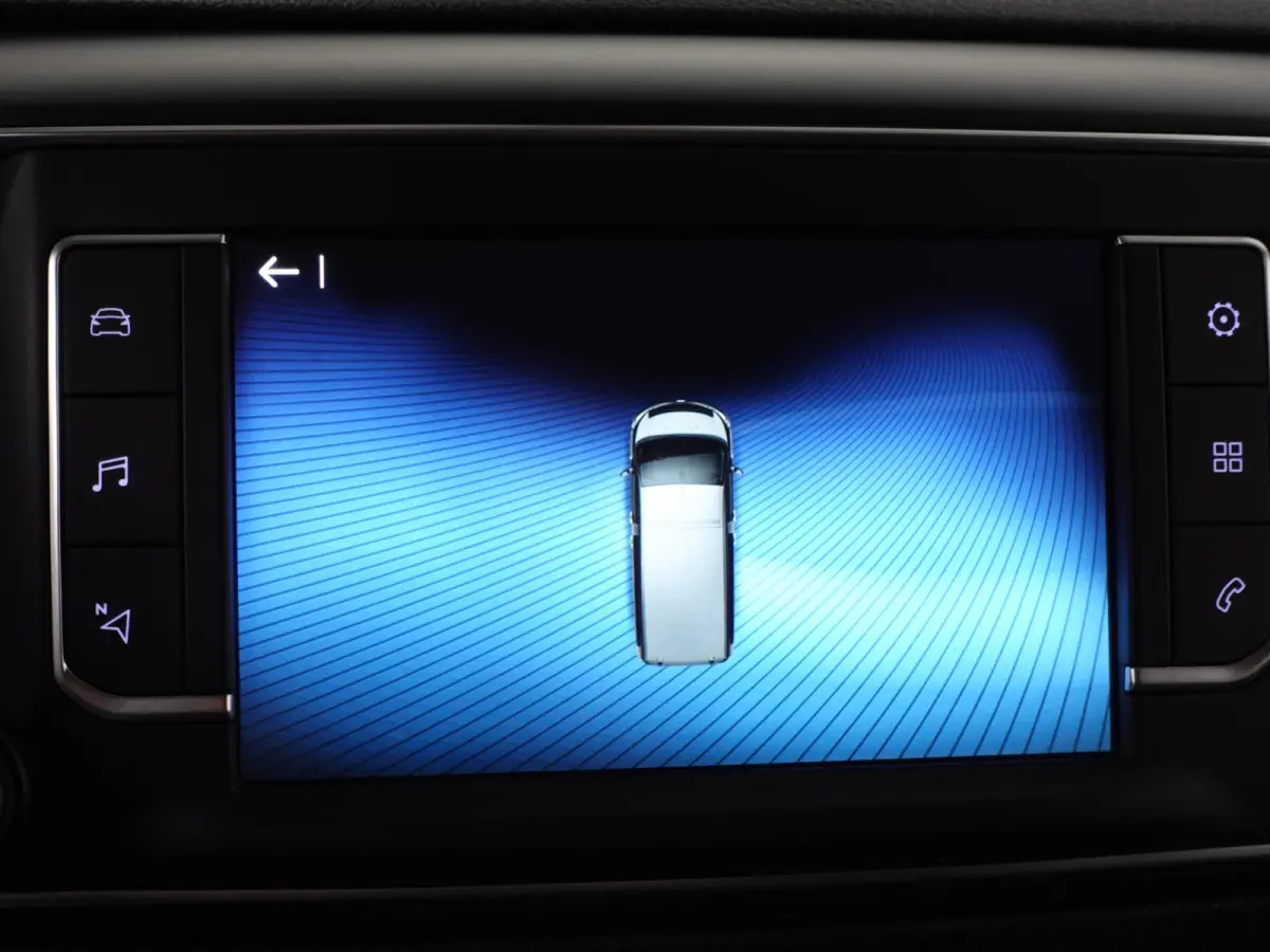 1.5 D-4D Navigator Long L3H1 9persoons PERSONENBUS Navigatie Parkeersensoren Carplay Cruise Control DAB