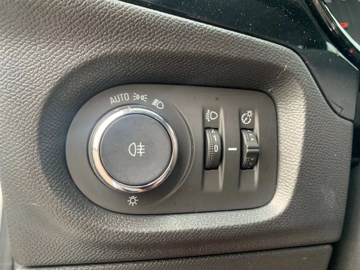 1.2 Edition Airco | AppleCarplay/ Android Auto | Cruise Control | DAB | LMV 16" |