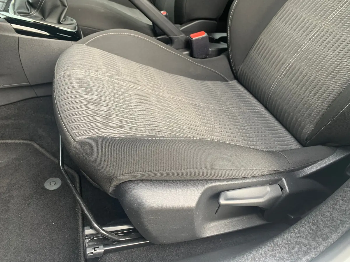 1.2 Edition Airco | AppleCarplay/ Android Auto | Cruise Control | DAB | LMV 16" |