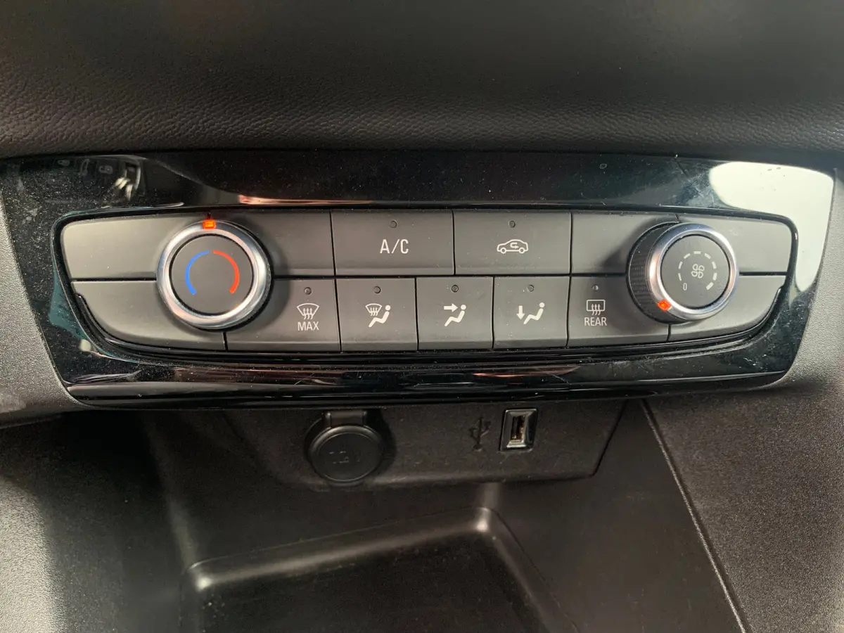1.2 Edition Airco | AppleCarplay/ Android Auto | Cruise Control | DAB | LMV 16" |