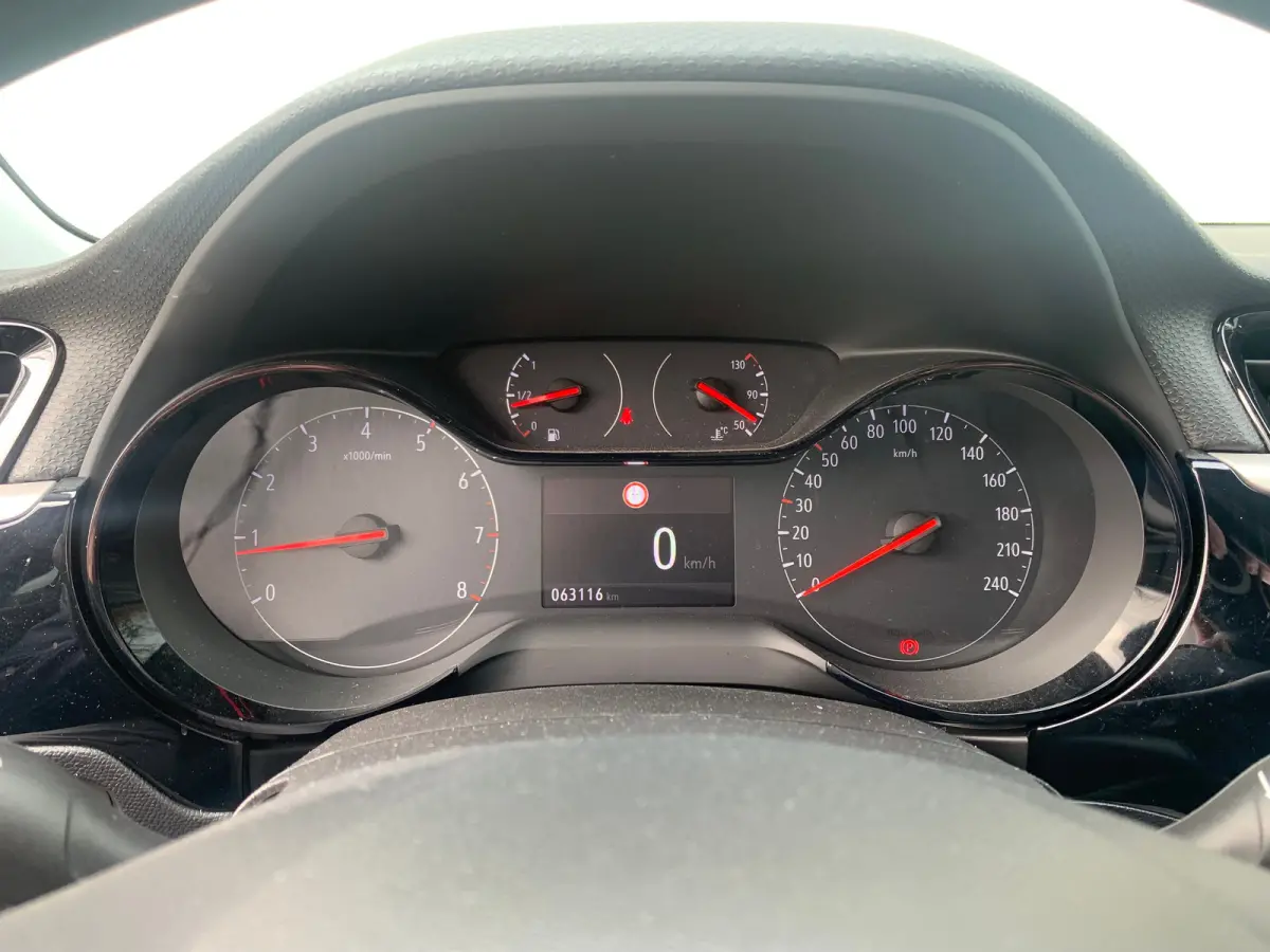 1.2 Edition Airco | AppleCarplay/ Android Auto | Cruise Control | DAB | LMV 16" |