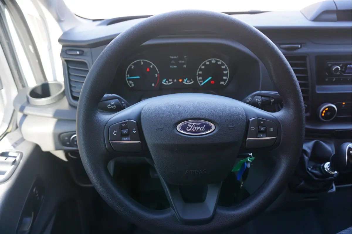 350L 105PK L3H2 BPM VRIJ!! Airco, PDC, Bluetooth! NR. J344*