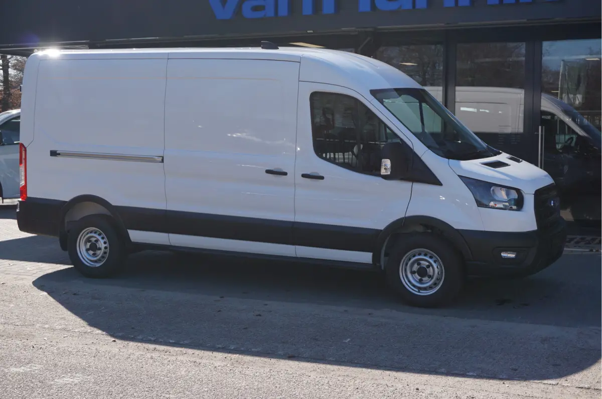 350L 105PK L3H2 BPM VRIJ!! Airco, PDC, Bluetooth! NR. J344*