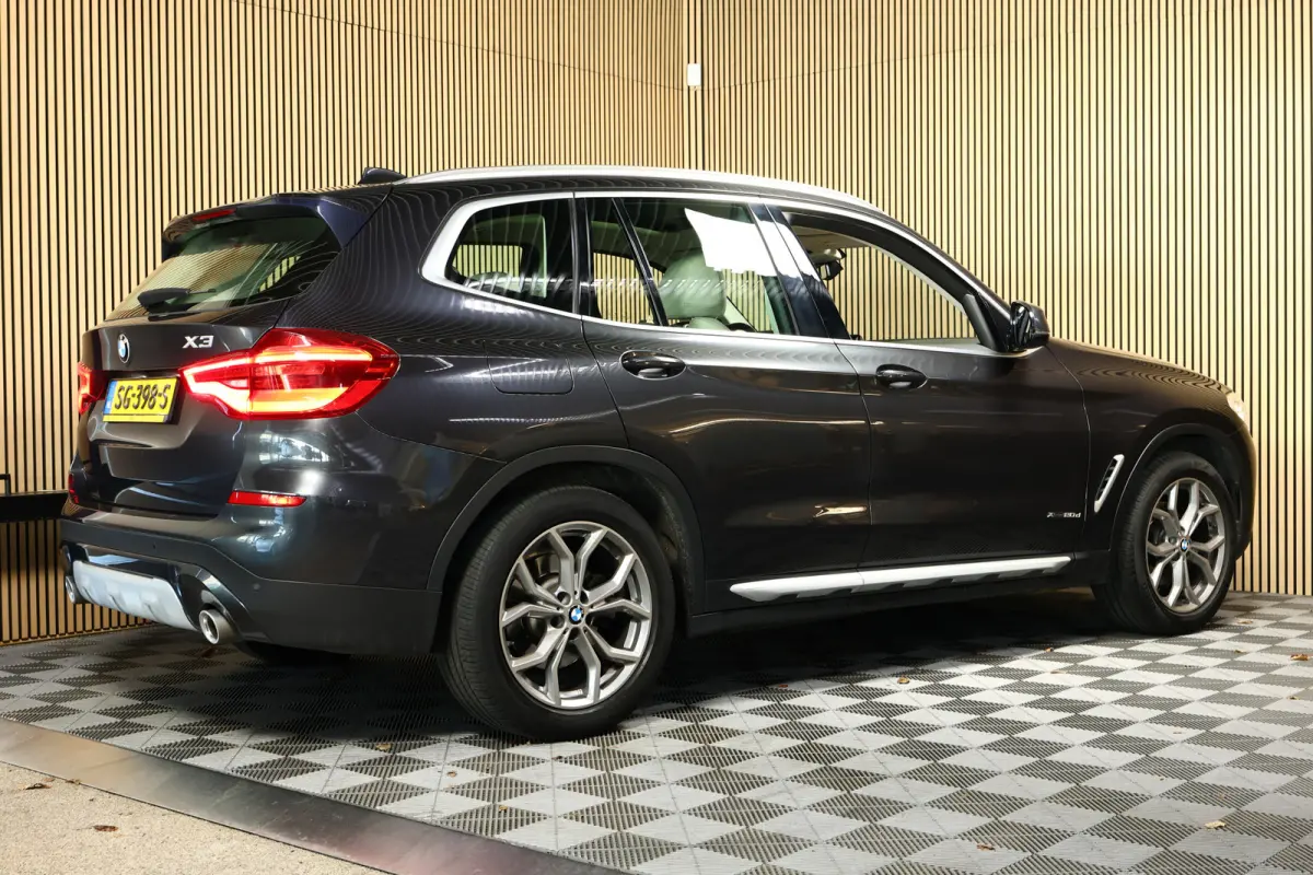 xDrive20d AUT Executive PANO LEDER NAV FULL-LED PDC "18
