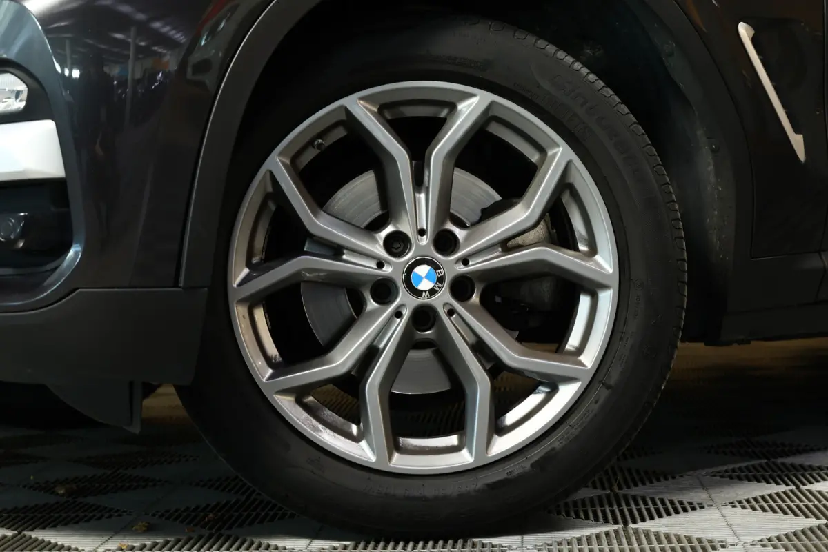 xDrive20d AUT Executive PANO LEDER NAV FULL-LED PDC "18