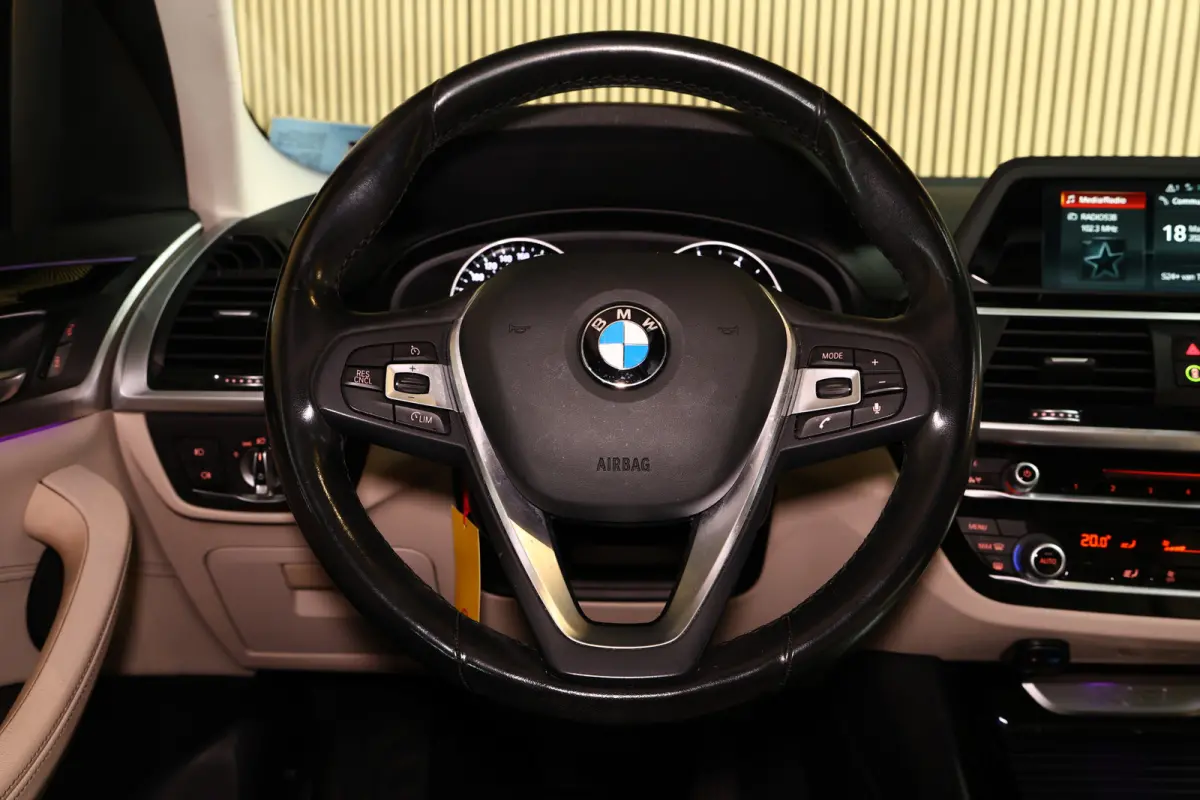 xDrive20d AUT Executive PANO LEDER NAV FULL-LED PDC "18