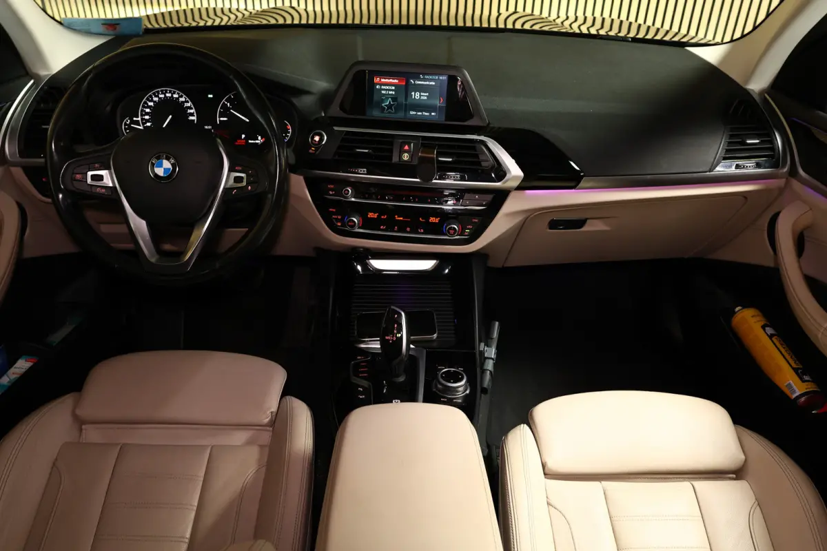 xDrive20d AUT Executive PANO LEDER NAV FULL-LED PDC "18