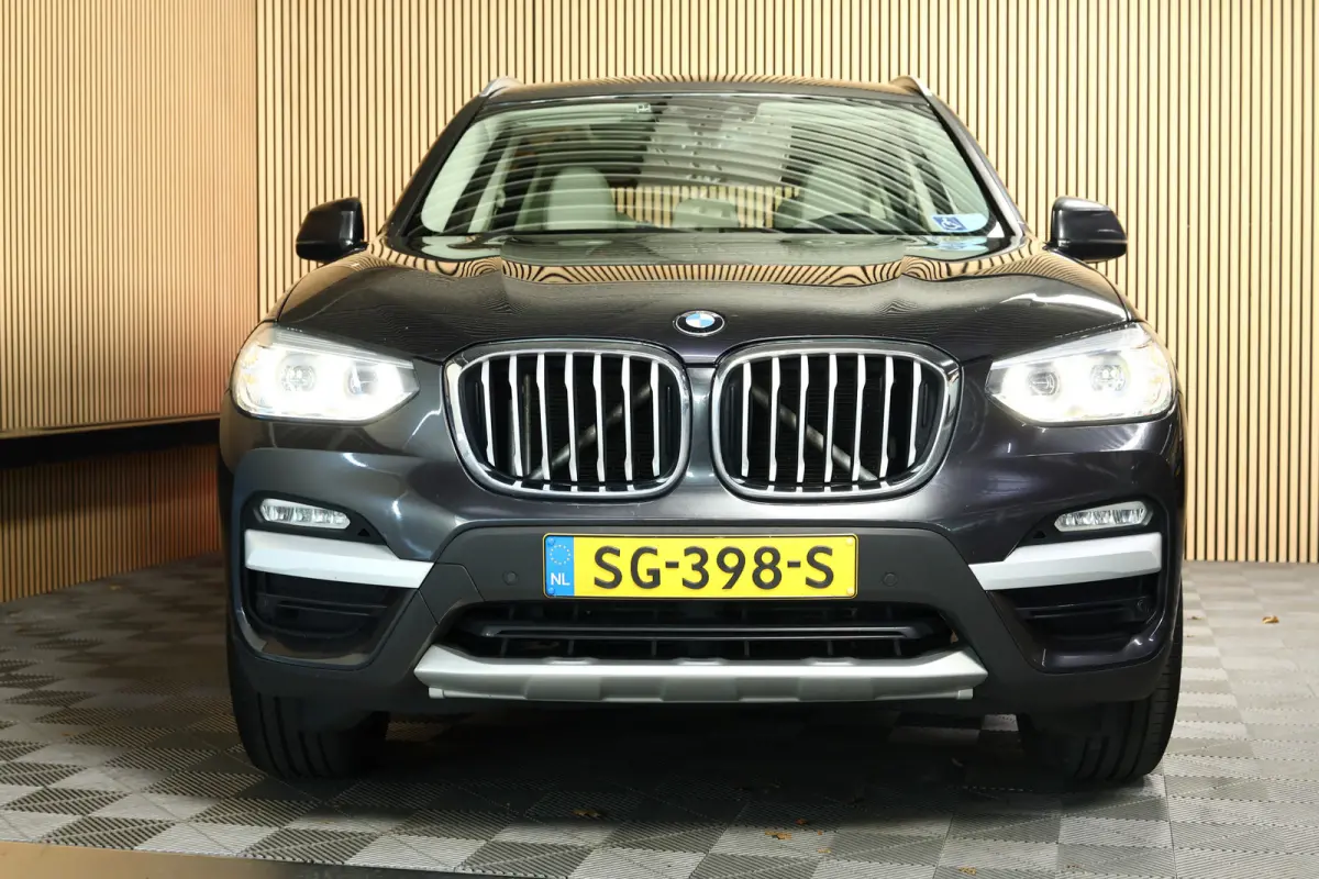 xDrive20d AUT Executive PANO LEDER NAV FULL-LED PDC "18
