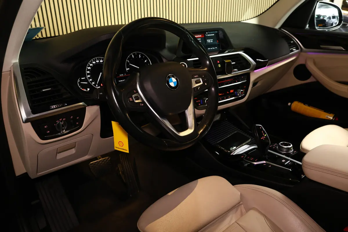 xDrive20d AUT Executive PANO LEDER NAV FULL-LED PDC "18