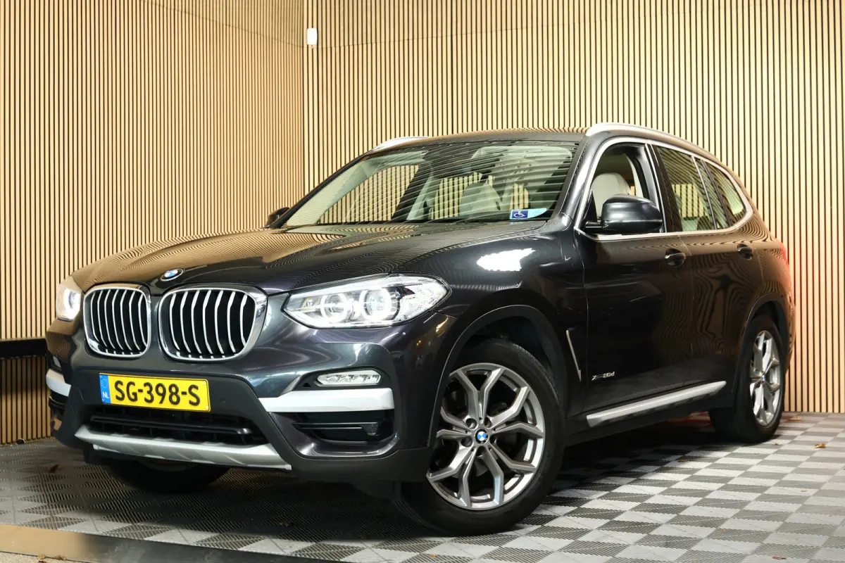 xDrive20d AUT Executive PANO LEDER NAV FULL-LED PDC "18