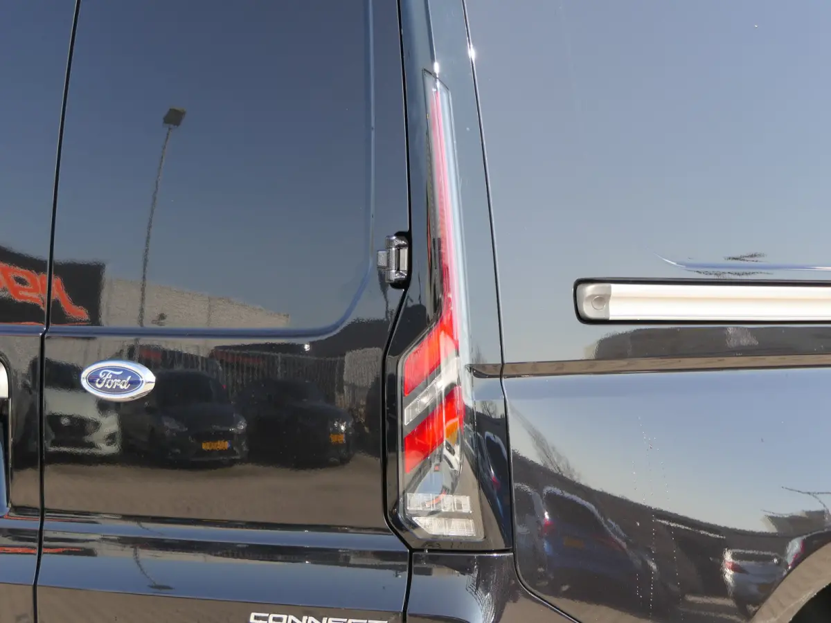 1.5 EcoBoost PHEV L2 Limited | Dubbele Schuifdeur | Trekhaak | Navigatie | Lichtmetalen Velgen | Stoelverwarming