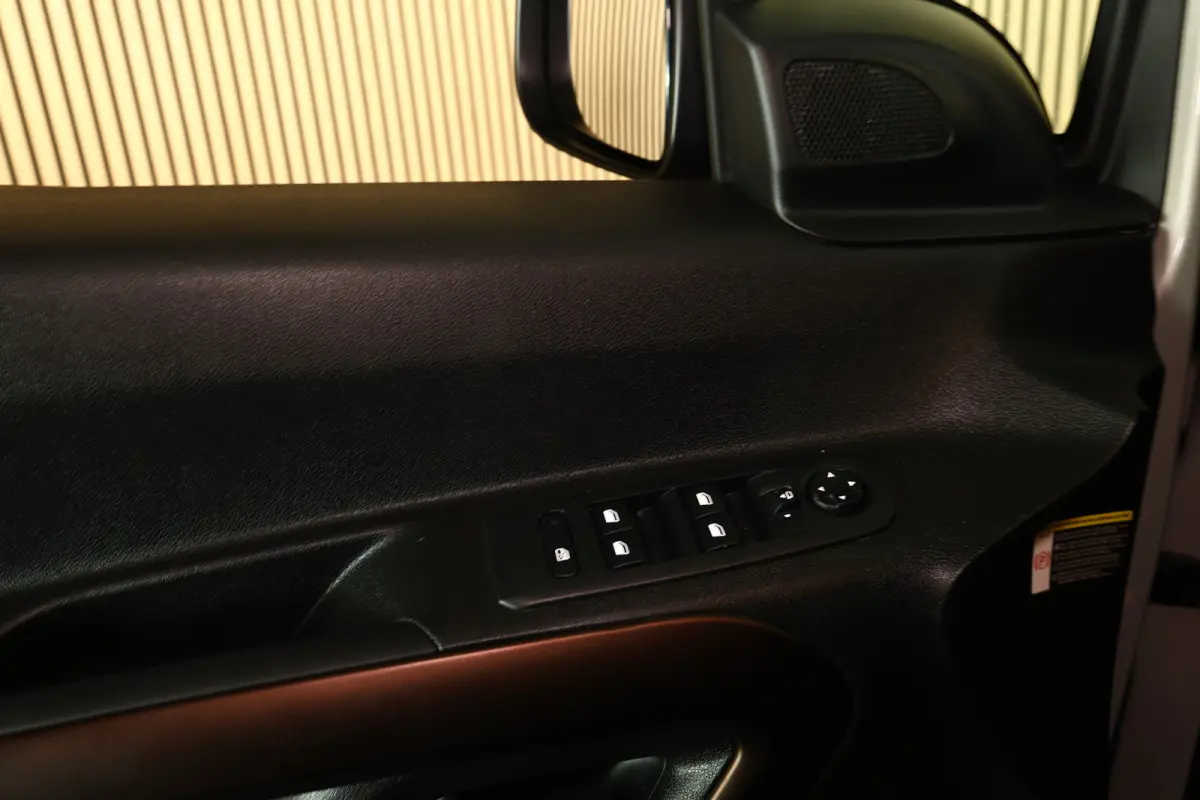 1.2 Puretech GT-Line AUT CARPLAY CAM NAV PANO DAB STOELVW '21