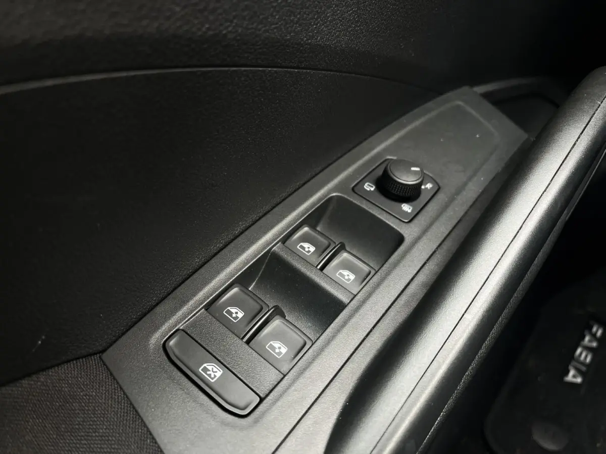1.0 TSI 95pk Business Edition | Smartlink Navigatie | Stoelverwarming | Camera