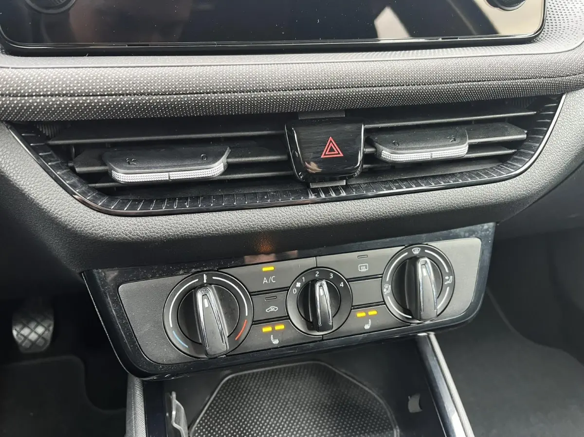 1.0 TSI 95pk Business Edition | Smartlink Navigatie | Stoelverwarming | Camera