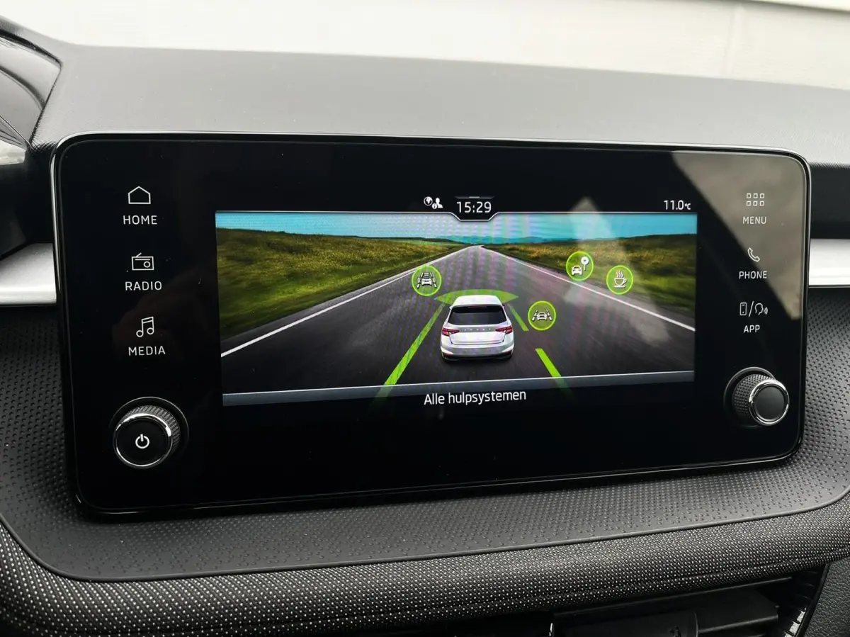 1.0 TSI 95pk Business Edition | Smartlink Navigatie | Stoelverwarming | Camera