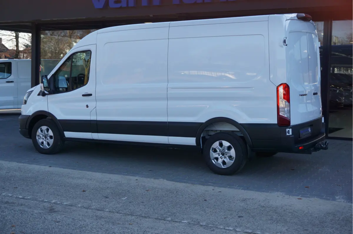 350L 130PK L3H2 BPM VRIJ!! Sync4 Navi, 360 Camera, LM Velg, Trekhaak!! NR. A82