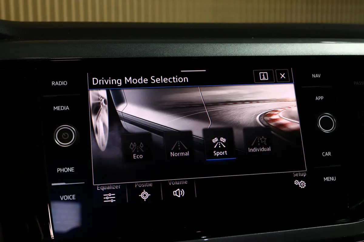 1.0 TSI Highline VIRTUAL PANODAK NAVI ACC CAMERA ECC '20