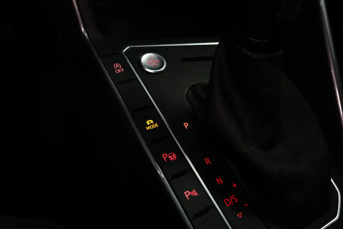 1.0 TSI Highline VIRTUAL PANODAK NAVI ACC CAMERA ECC '20