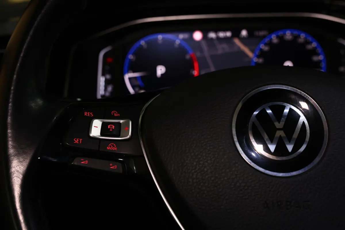 1.0 TSI Highline VIRTUAL PANODAK NAVI ACC CAMERA ECC '20