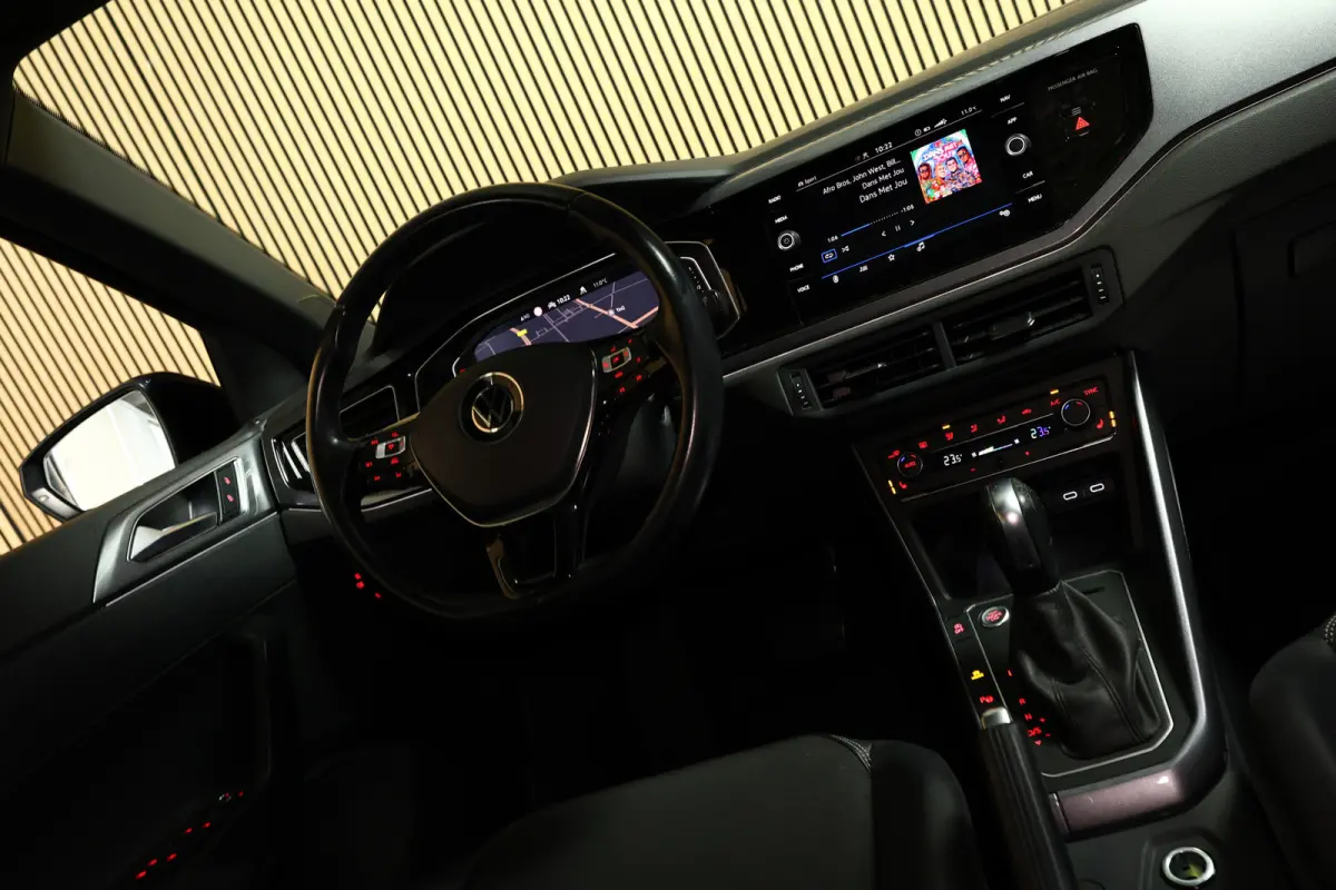 1.0 TSI Highline VIRTUAL PANODAK NAVI ACC CAMERA ECC '20