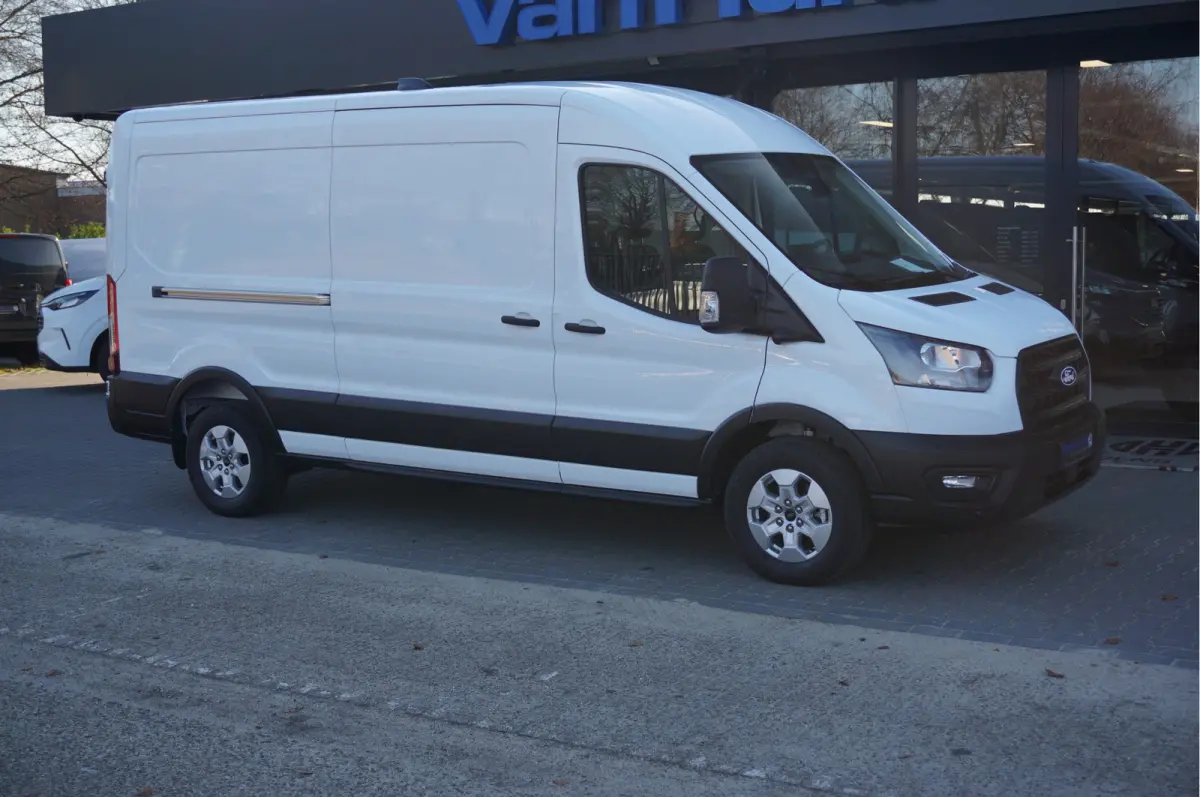 350L 130PK L3H2 BPM VRIJ!! Sync4 Navi, 360 Camera, LM Velg, Trekhaak!! NR. A286