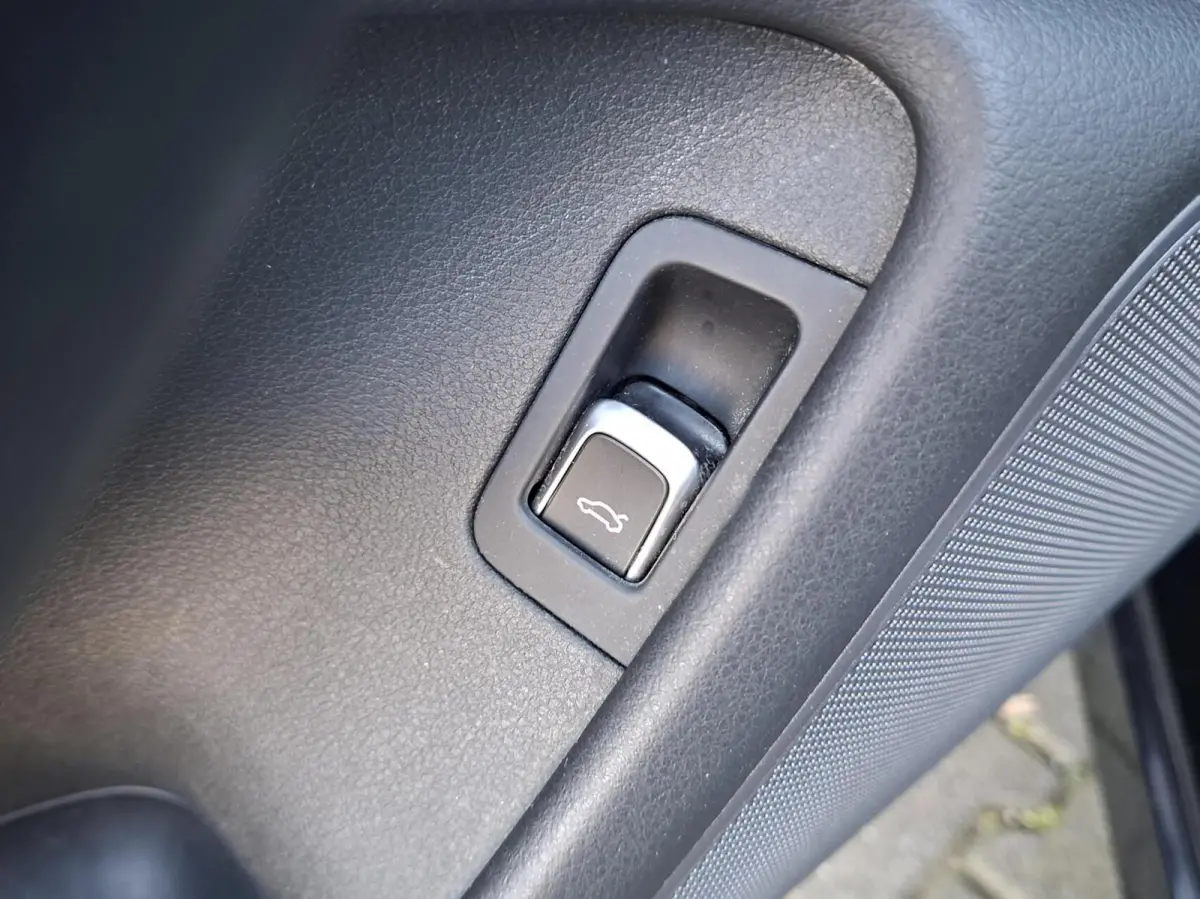 1.8 TFSI ultra Business Edition AUTOMAAT