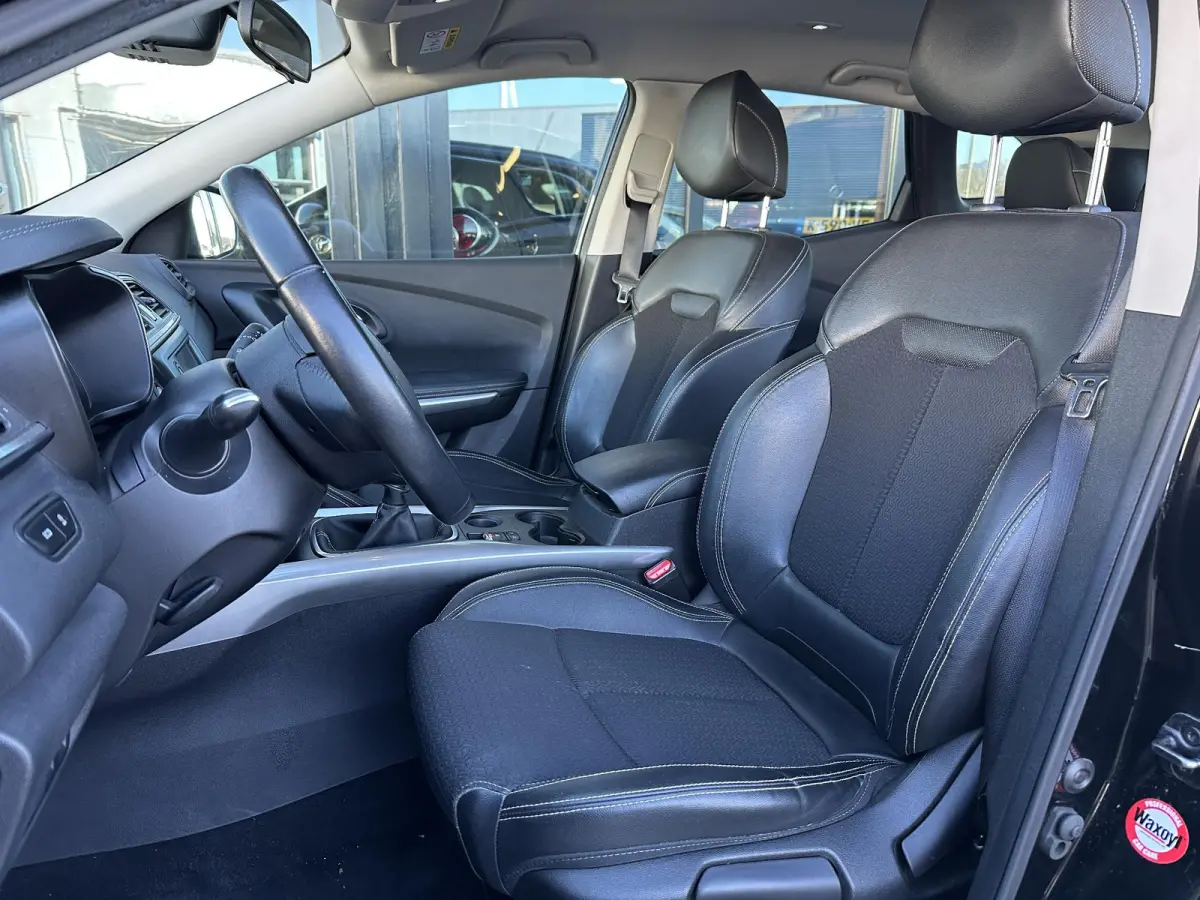 1.2 TCe Intens 131PK | Dealeronderhouden | NL AUTO | Trekhaak | 1500KG Trekgewicht | Dodehoekdetectie | Achteruitrijcamera | Climate Control |